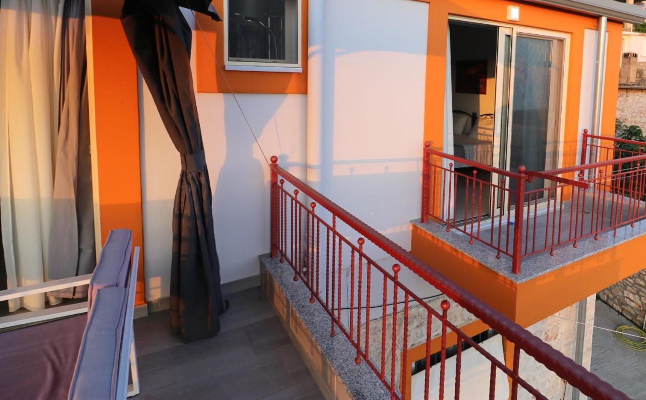 Ildora Qimon Apartment Himare Exterior foto