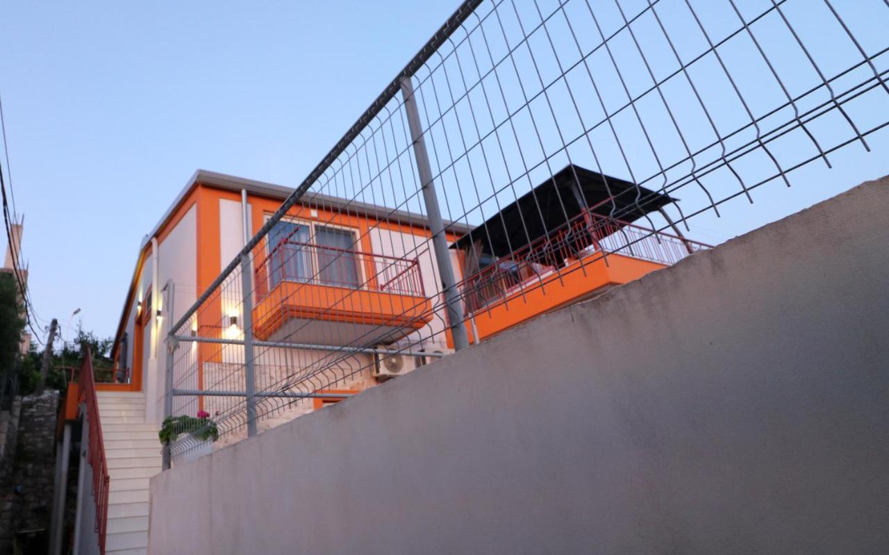 Ildora Qimon Apartment Himare Exterior foto