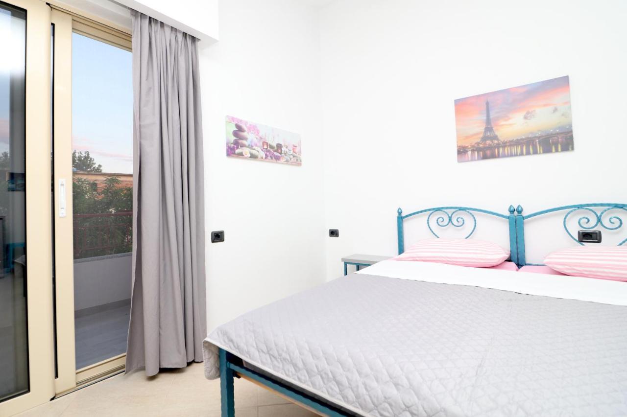 Ildora Qimon Apartment Himare Exterior foto