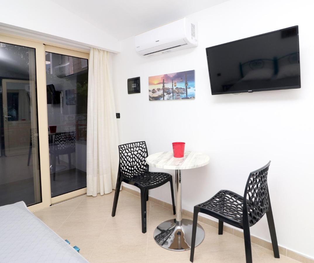 Ildora Qimon Apartment Himare Exterior foto